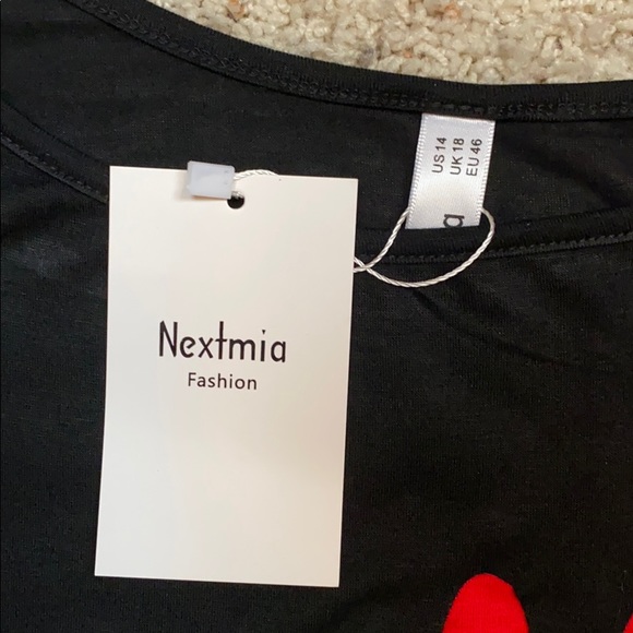 NWT Women’s 14 single cold shoulder ♥️ top. - Picture 2 of 6